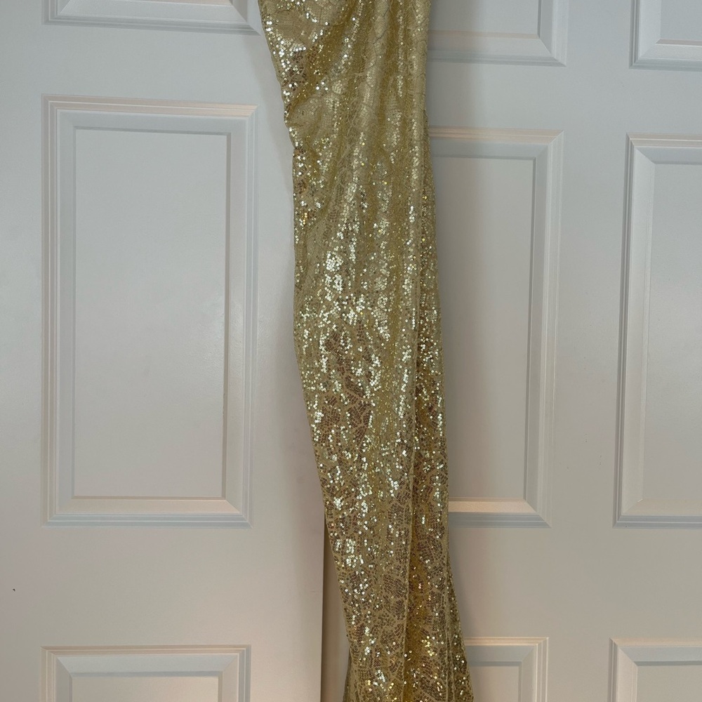 JS Boutique Elegant Gold Sequin Dress